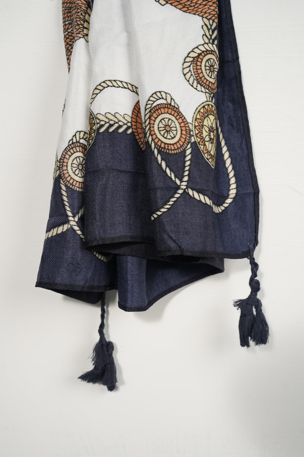 Hermitage Chain Scarf