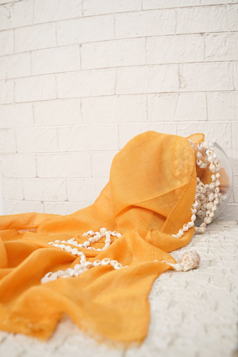 Moonlight Lawn - Honey Glaze